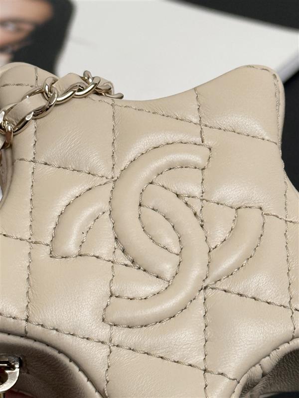 2026127215433573 700